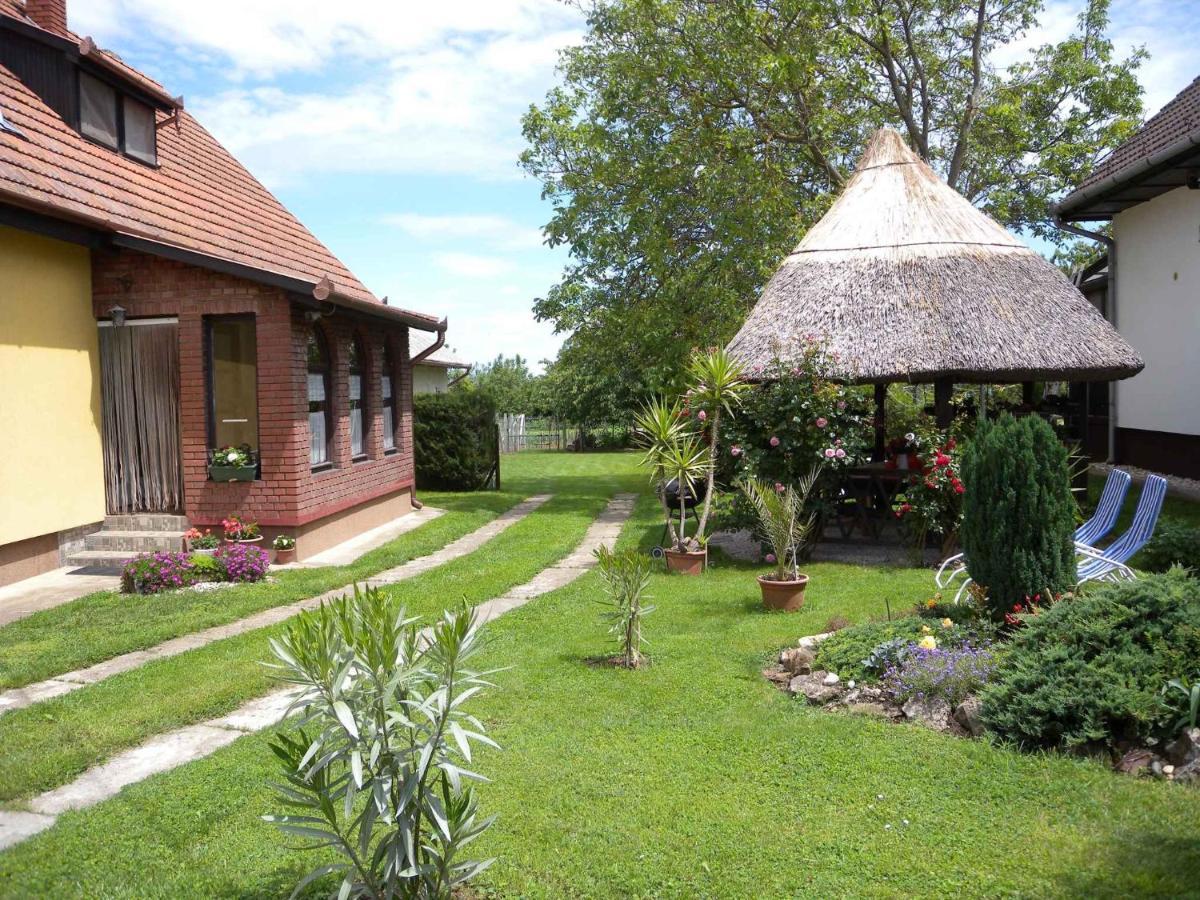 Apartment Balatonbereny 4 Luaran gambar