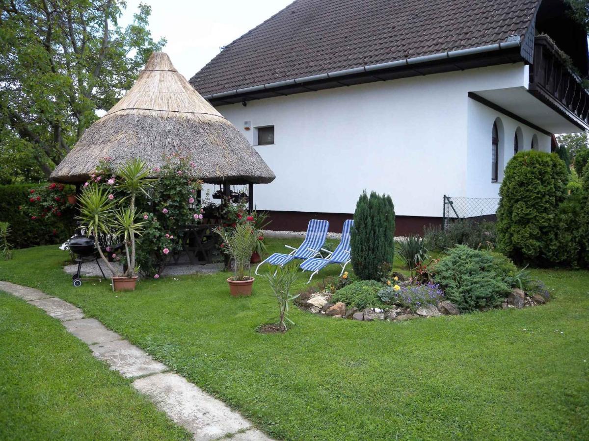 Apartment Balatonbereny 4 Luaran gambar