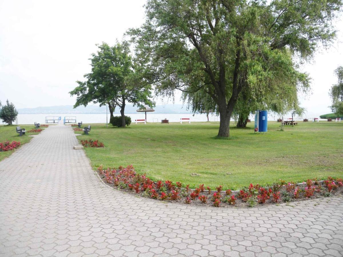 Apartment Balatonbereny 4 Luaran gambar