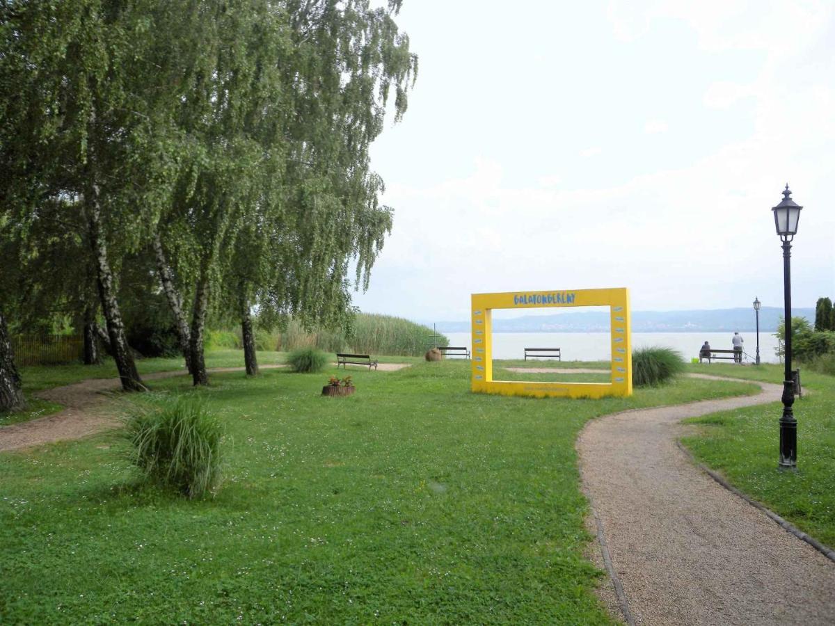 Apartment Balatonbereny 4 Luaran gambar